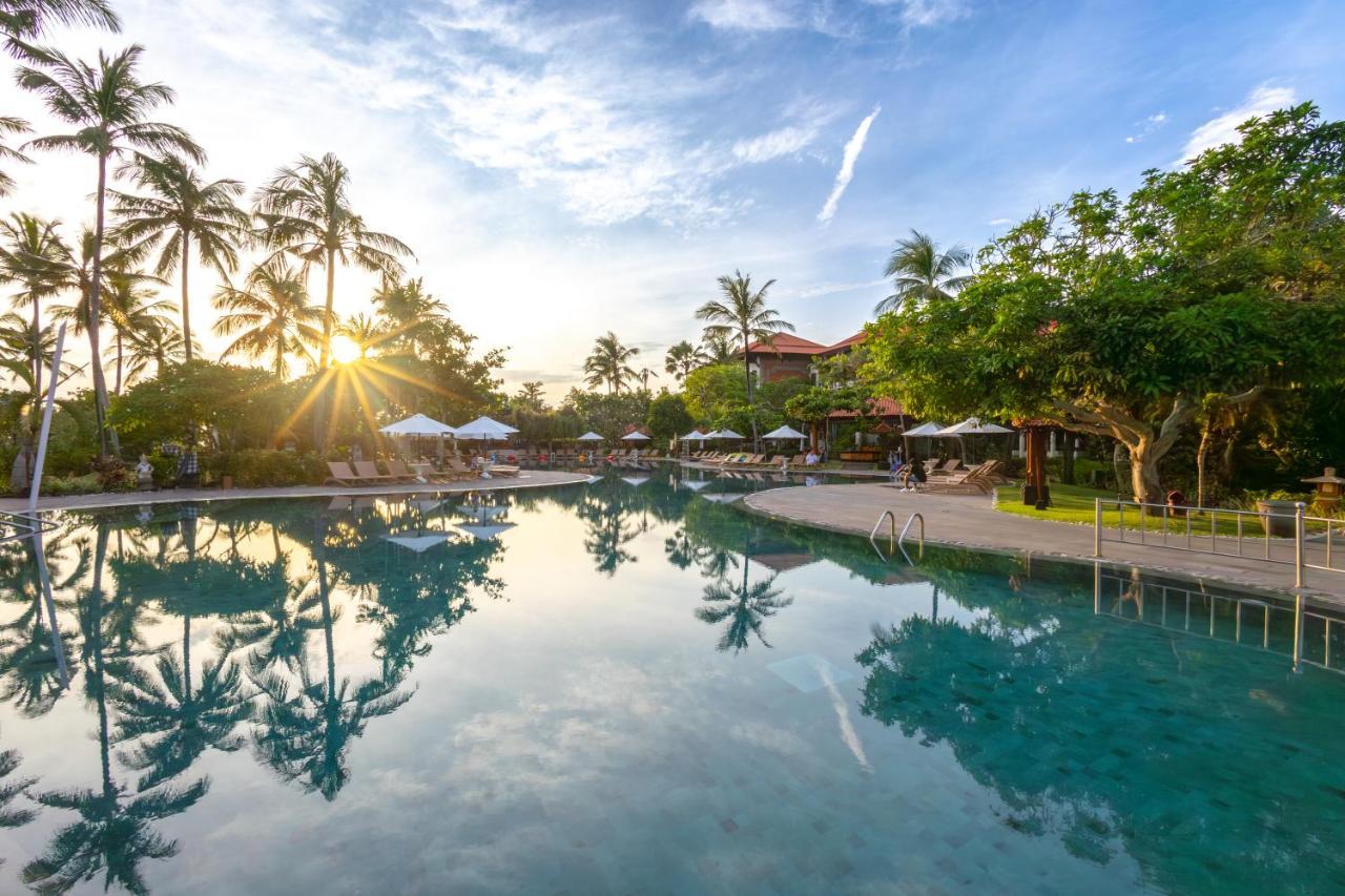 Ayodya Resort Bali Nusa Dua  Bagian luar foto The pool at the resort