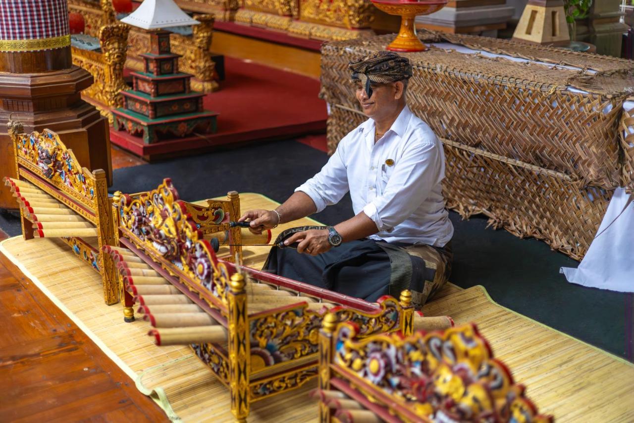 Ayodya Resort Bali Nusa Dua  Bagian luar foto A gamelan player in Bali