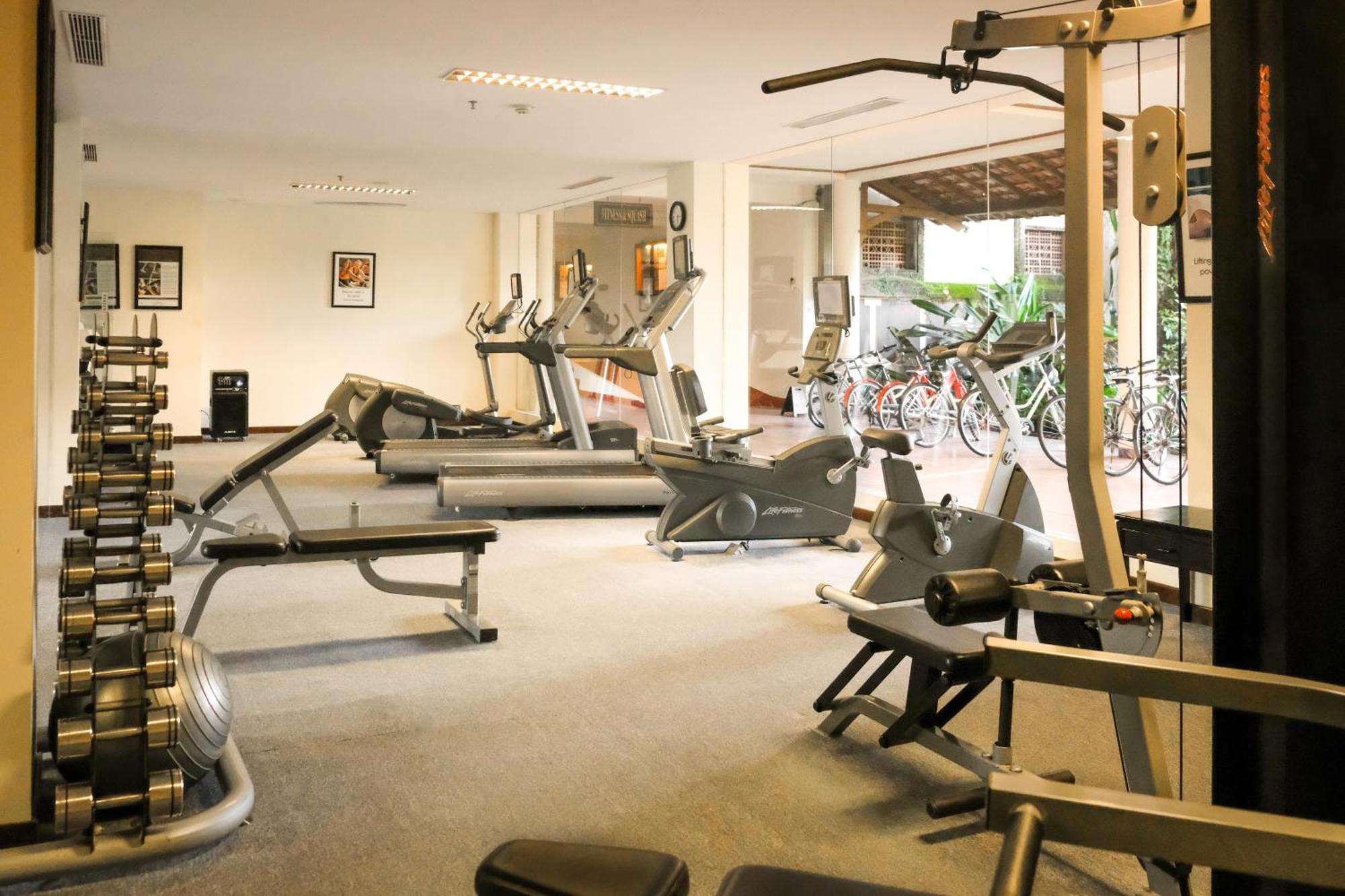 Ayodya Resort Bali Nusa Dua  Bagian luar foto A gym at a hotel