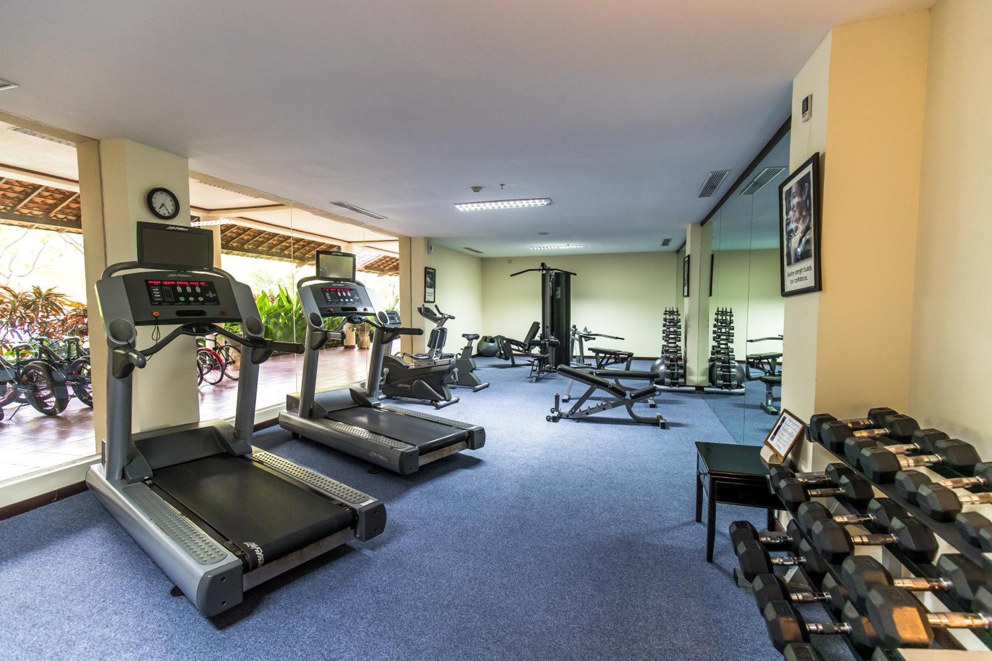 Ayodya Resort Bali Nusa Dua  Bagian luar foto The gym at the hotel